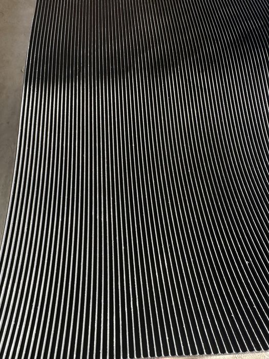 Резина в рулоні