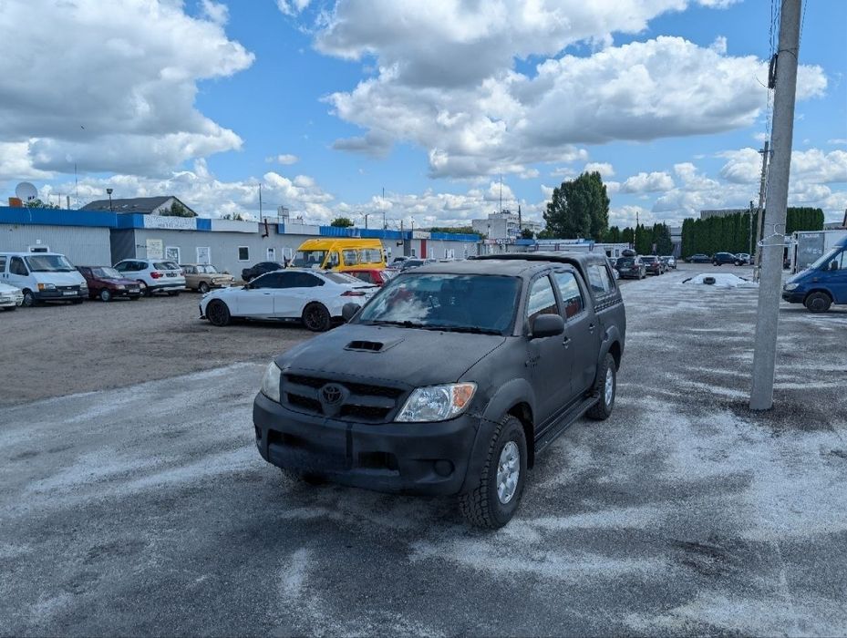 Продам Toyota Hilux Pickup