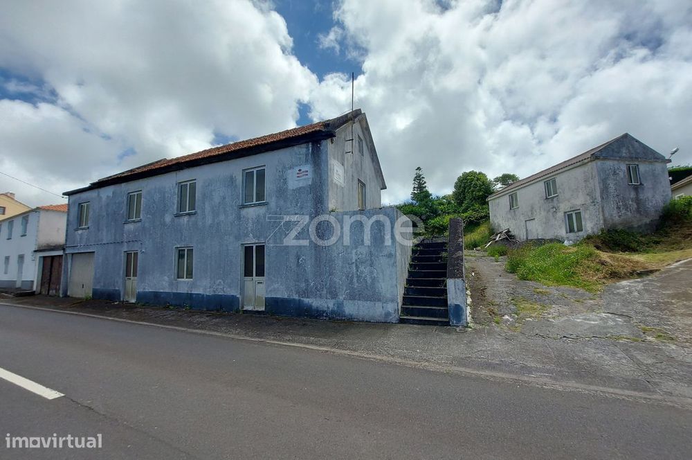 Moradia com terreno em Santo António, ilha de São Jorge