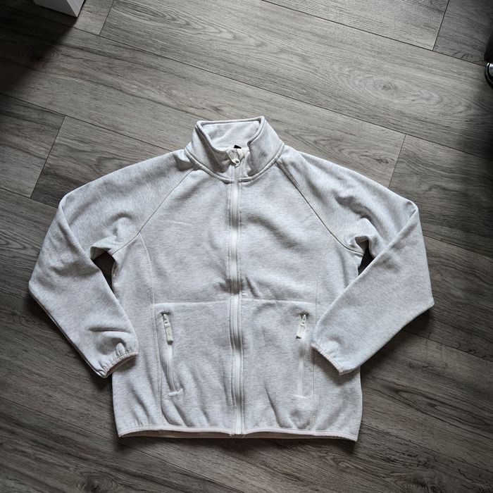 Szara ocieplana bluza 40
