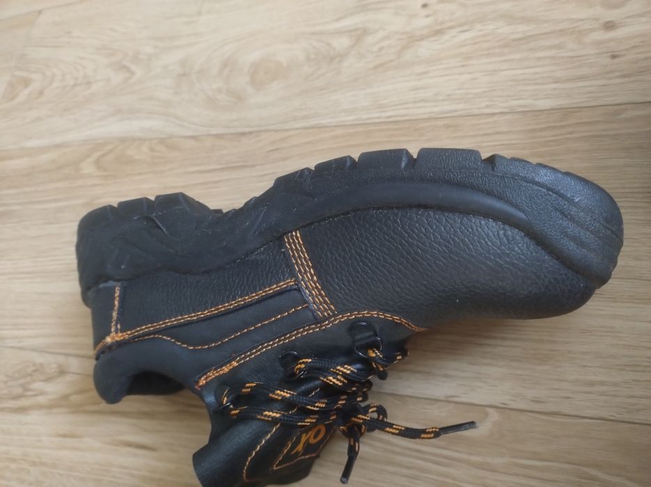 Buty ochronne z noskiem rozmiar 40