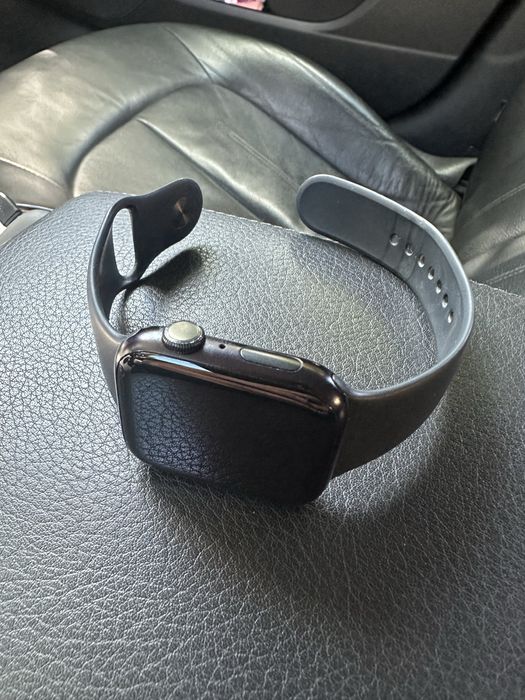 Apple watch 45 mm series 8 ALUMINUM/CERAMIC CASE GPS