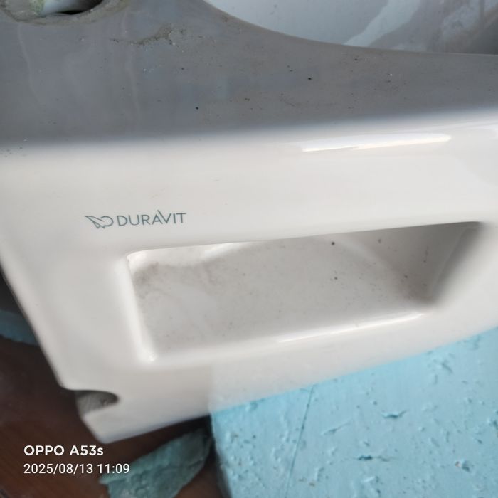 Dois Bidés suspensos Duravit