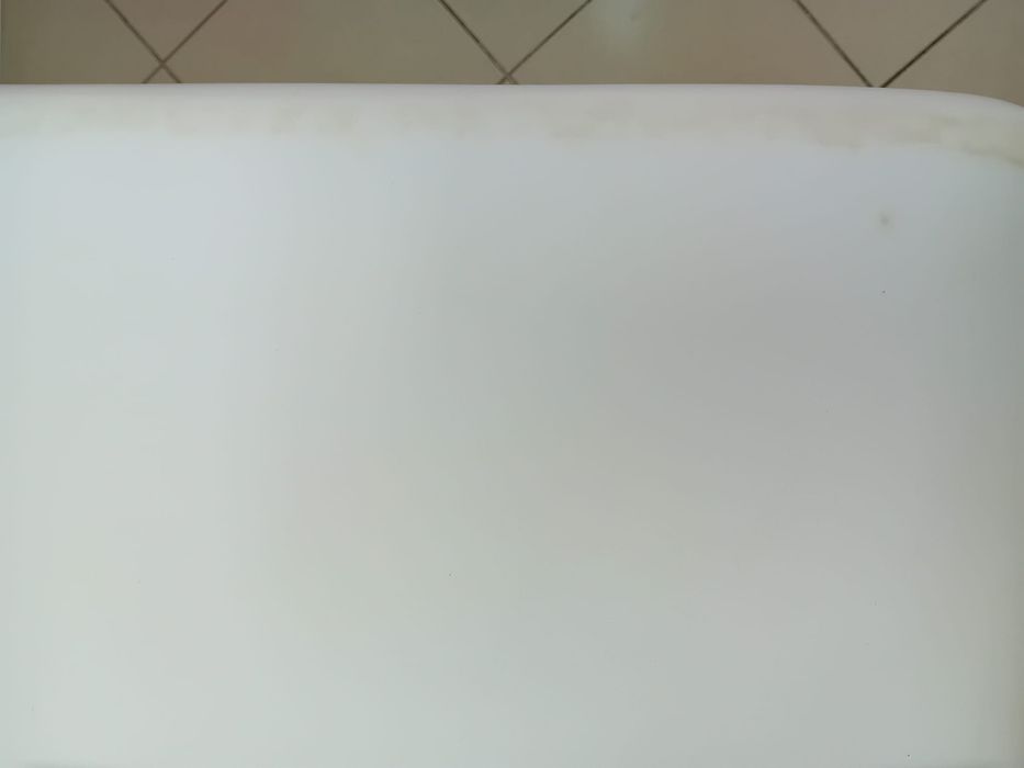 Marquesa em excelente estado.