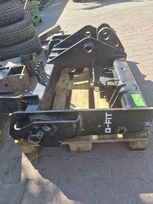 Ramka karetka jcb q fit