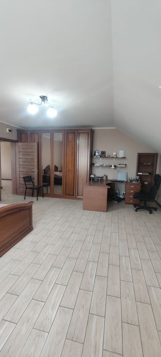 Продаётся 2-х этаж.дом в Матвеевке