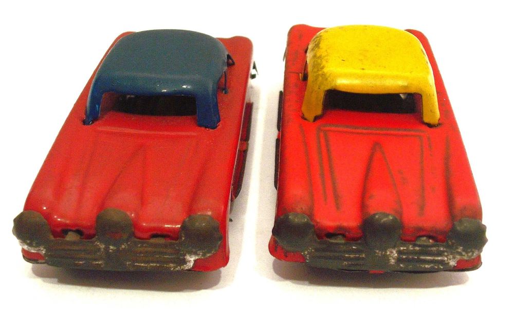 AML - 2 x Carro em chapa TAUNUS - antigos