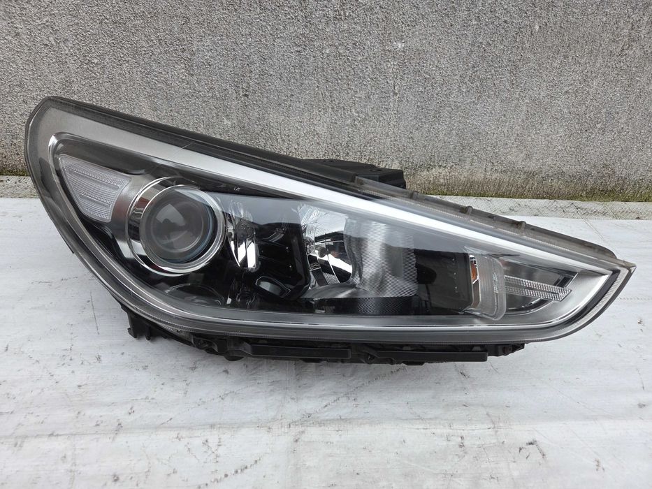 Lampa prawa Przód Przednia HYUNDAI I30 III 17-24