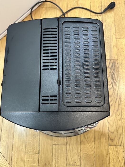 Кофеварка Delinghi magnifica