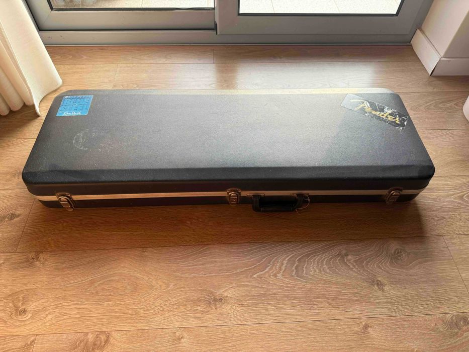 Guitarra Elétrica Fender Stratocaster Special, Maple Fingerboard, Black