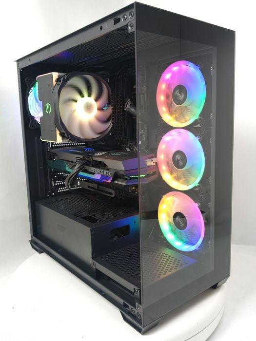 Komputer Gamingowy Ryzen 7 7800X3D,RTX 5070,64 GB 6000 MHz,SSD,Win 11