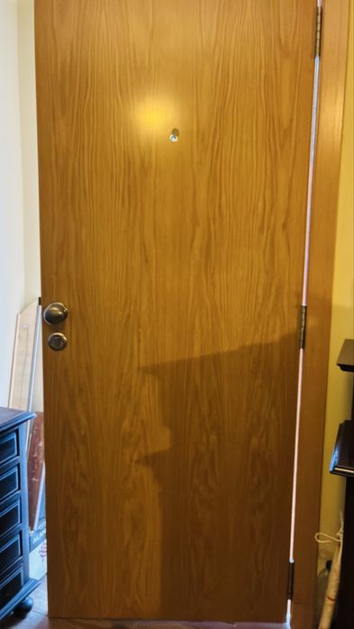 Porta Exterior de Madeira