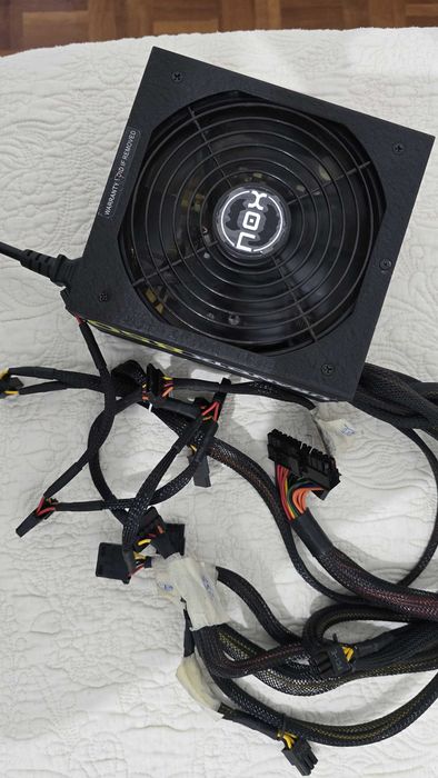 Fonte de alimentação URANO TX 850W para torre de computador