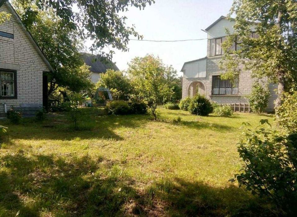 Просторий будинок в Загальцях - тихе місце для життя.