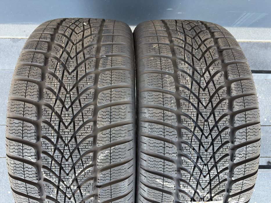 Nowe opony zimowe 255 40 r18 Dunlop 2024r