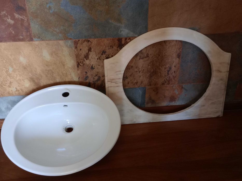 Lavatório de móvel de WC e respetiva pedra