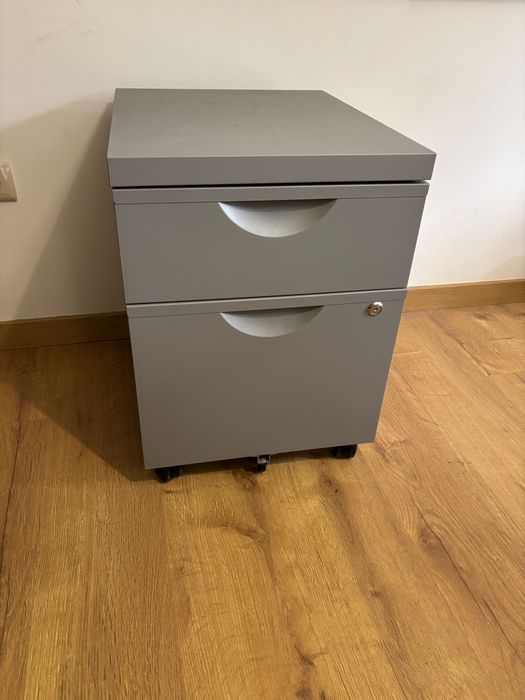 Gaveteiro / Arquivo de Escritório Metálico com Rodas