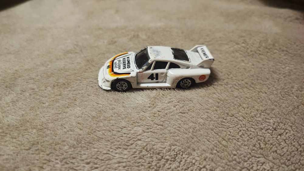Модель Corgi  Porsche 935 Kremer
