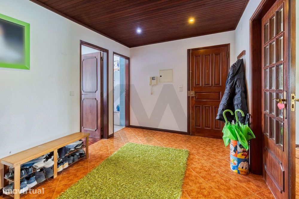 Apartamento T3 com Varanda e Vista para a Serra da Arrábida – Praça de