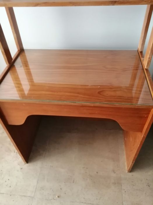 Secretaria com estante