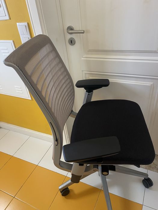 Cadeira Escritório Secretária Steelcase Think V2