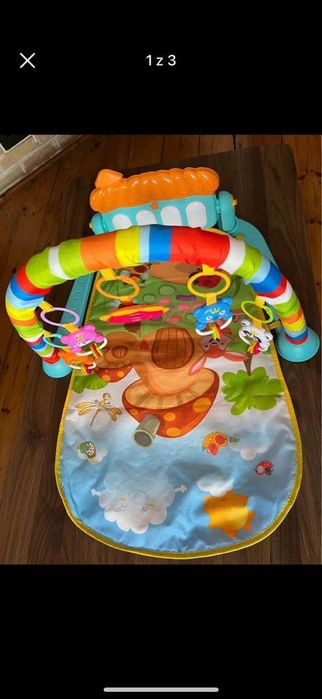 Mata edukacyjna z pianinkiem