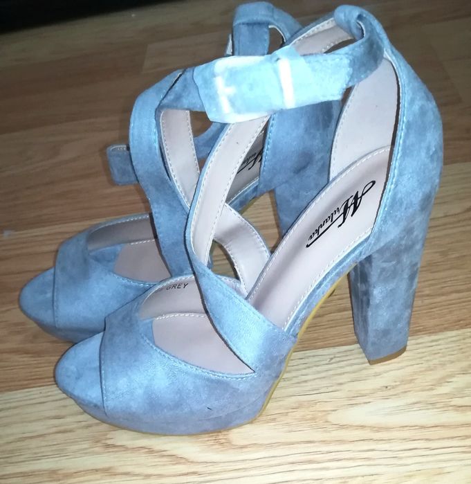 Szare buty na obcasie szpilki 39