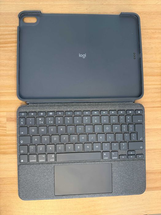 Logitech Combo touch - Case e teclado iPad Air 4th e 5th (M1)