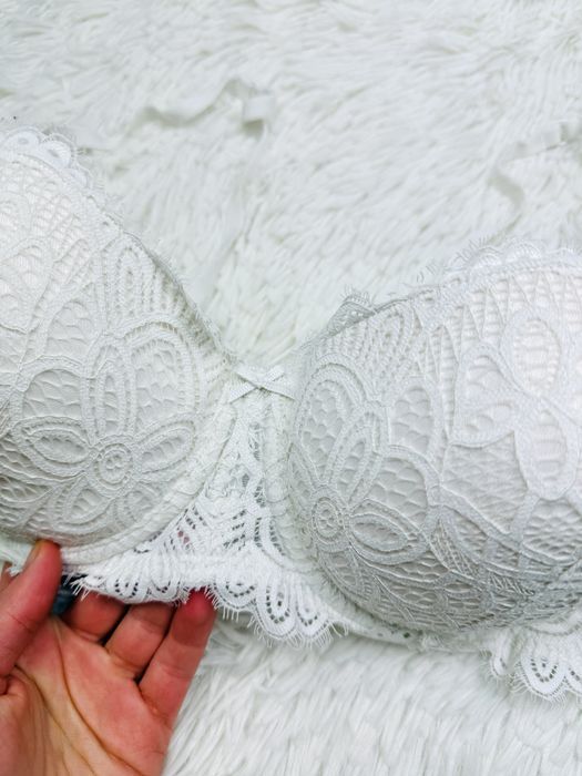 Biustonosz usztywniany 75C biały