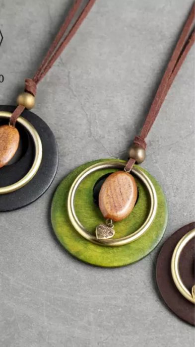 Colares pendentes grande moda