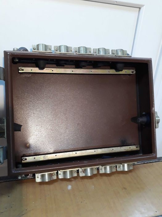 Бокс монтажный  влагозащищенный герметичный с дверью,