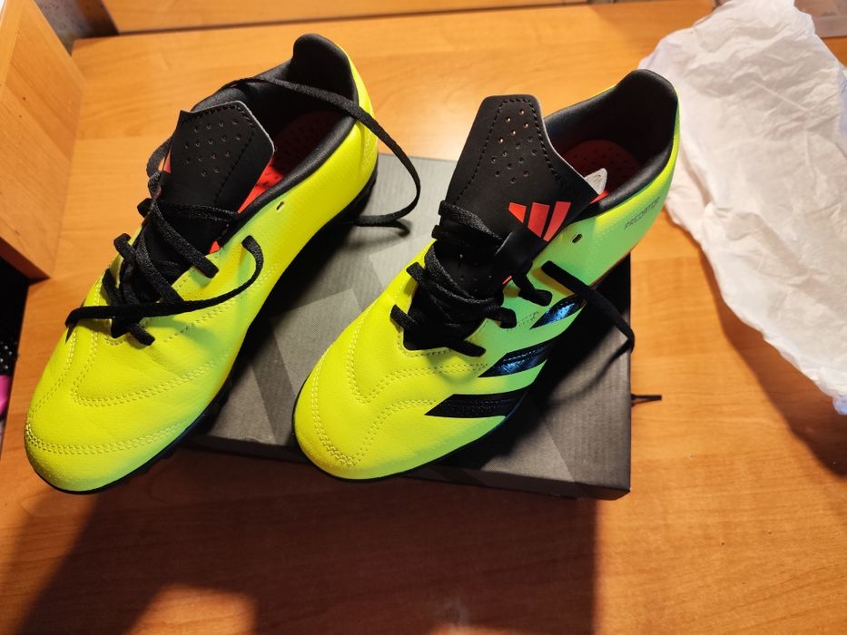 Сороканіжки Adidas Predator 38 розмір