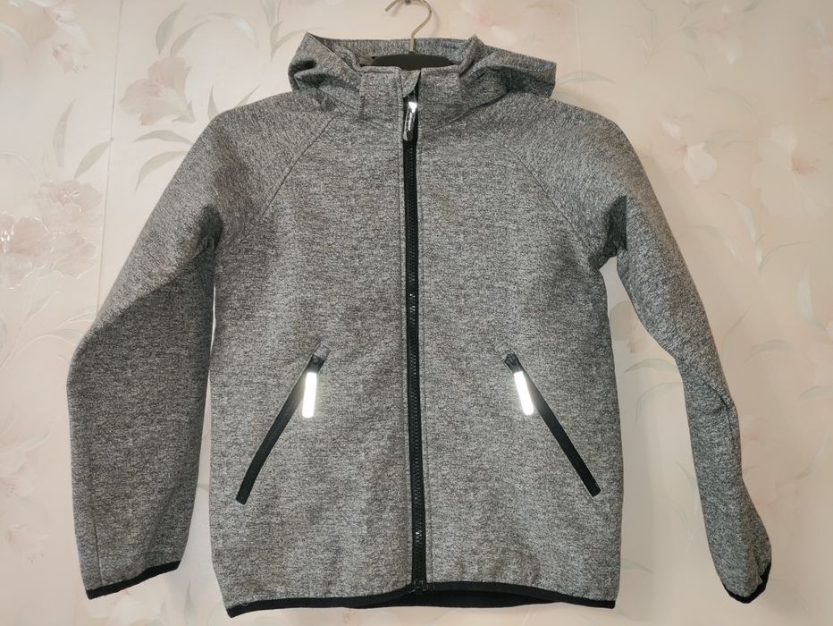 H&M куртка софтшел 8-9 лет