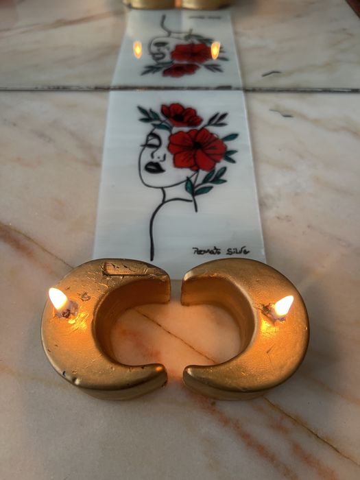 Conjunto de velas com formato de Lua