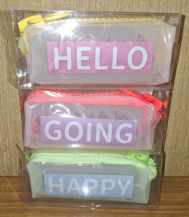 Пенал з широкою блискавкою