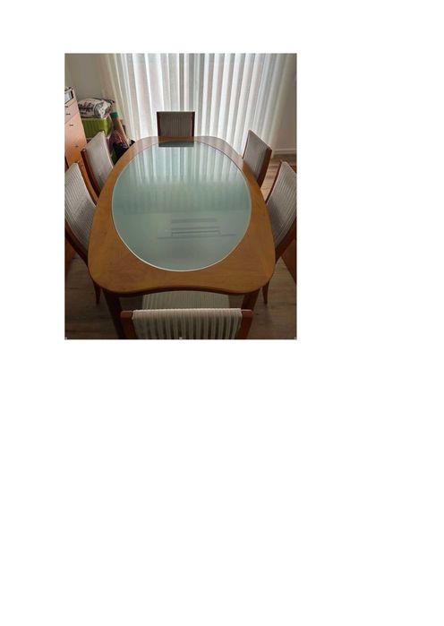 Mesa de Jantar Oval e 6 Cadeiras