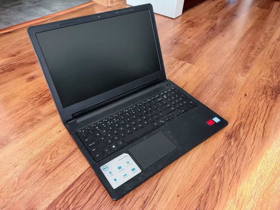 Laptop DELL 15 cali, Intel Core i5, 4 GB RAM,