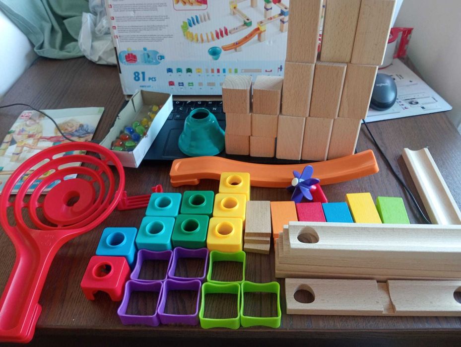 Circuito de Berlindes Hape Marble Run 81 Pcs – Completo