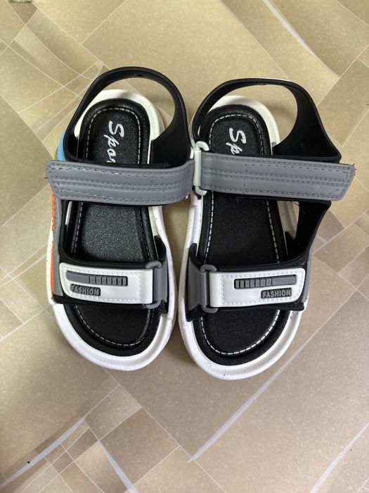 Сандалі 27розмір маломірки