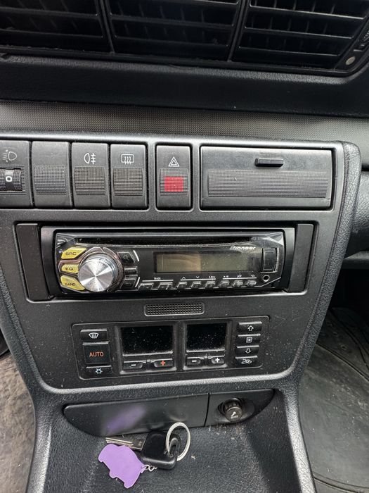 Vendo ou troco audi a4 b5 por jipe ou mota do meu agrado