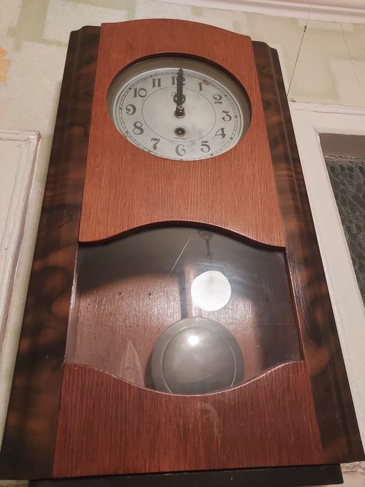 Продам настінний годинник