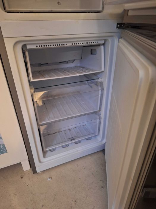 Frigorífico combinado Ariston Hotpoint Dual