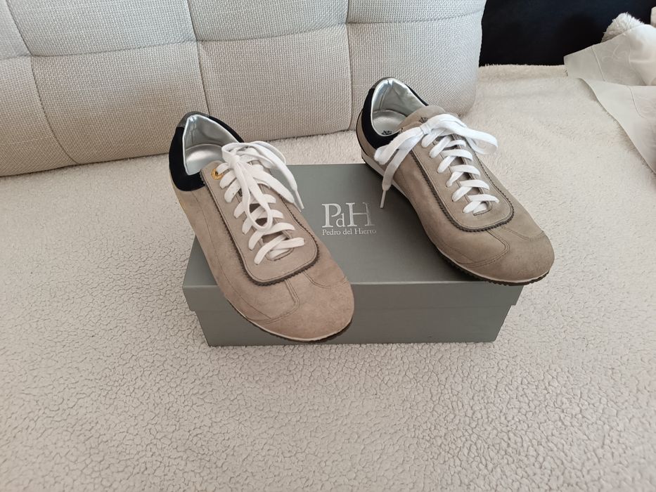 Sapatilhas beje Pedro del Hierro