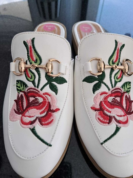 Klapki haftowane  eleganckie R.38 nowe