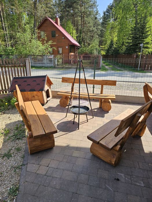 Zestaw 3 ławek ogniskowych z drewna olchowego – 2m | Solidne i stylowe