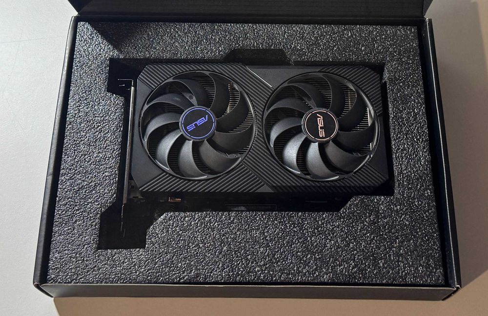 ASUS GeForce RTX 3060 12GB — відмінний стан
