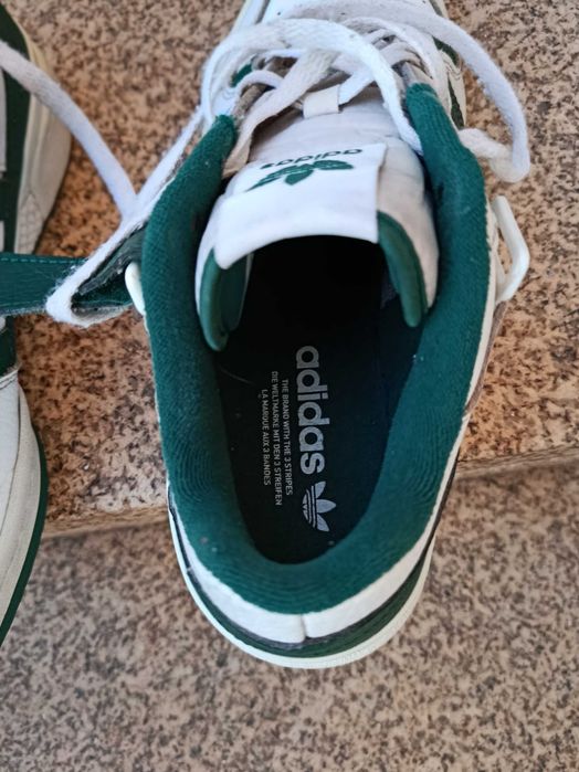 Sapatilhas Adidas com pouco uso