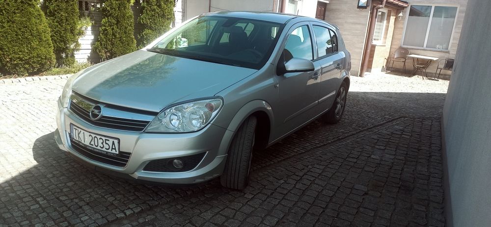 Opel Astra 1.6 16v B. 2007rok