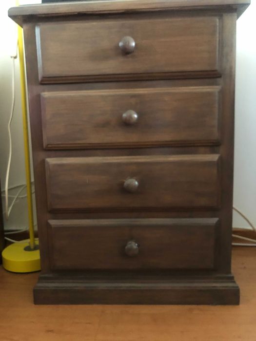 Mesinha de cabeceira / Camiseiro / móvel de apoio com gavetas