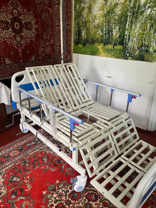 Ліжко медичне для лежачих людей